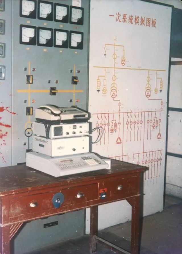 1686016949777540.jpg 促成了全國第一臺數(shù)傳電臺YC-700的誕生.jpg